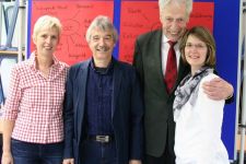 Dr. Henning Scherf mit dem Team: Beate Kleiner, Horst Hoffmann, Julia de Waal