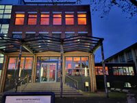 Gebäude orange 1124
